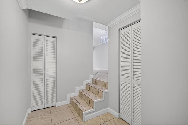 382 Golfview Road C, North Palm Beach, FL 33408