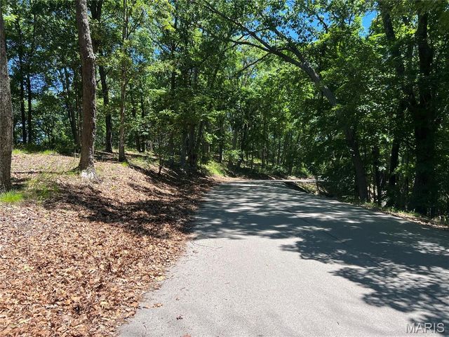 1055 Wings Road, St Albans, MO 63073