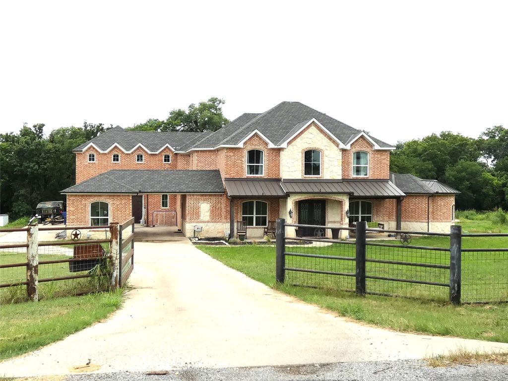 1851 Durning Road, Van Alstyne, TX 75495