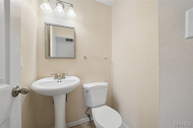 1426 Willow Brook Cove, St Louis, MO 63146