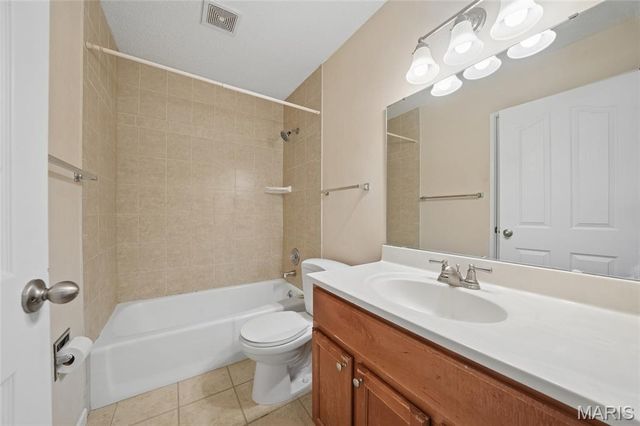 1426 Willow Brook Cove, St Louis, MO 63146