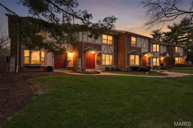 1426 Willow Brook Cove, St Louis, MO 63146