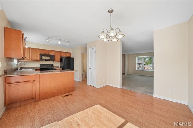 1426 Willow Brook Cove, St Louis, MO 63146