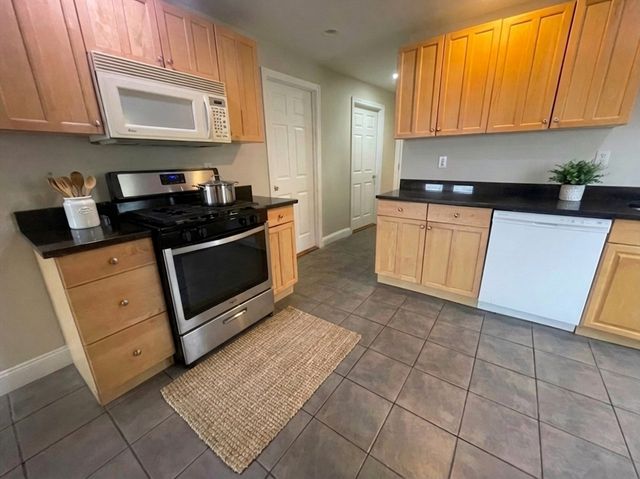 100-3 Lonsdale St. C, Boston, MA 02124