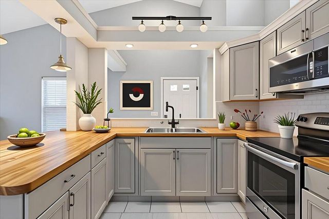 2538 SE Tropical East Circle, Port St. Lucie, Port St Lucie, FL 34952