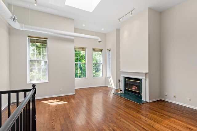1710 W Erie Street 301, Chicago, IL 60622