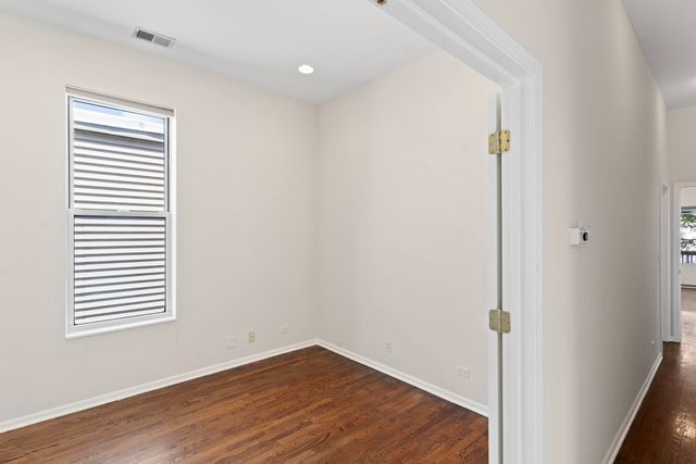 1710 W Erie Street 301, Chicago, IL 60622