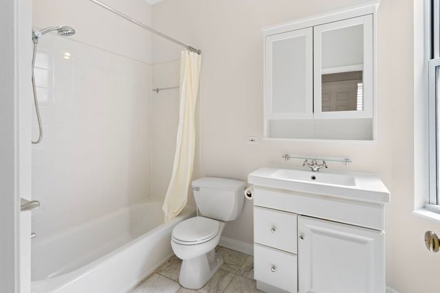 1710 W Erie Street 301, Chicago, IL 60622