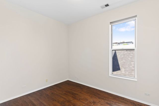 1710 W Erie Street 301, Chicago, IL 60622