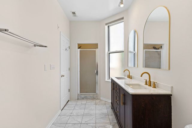 1710 W Erie Street 301, Chicago, IL 60622