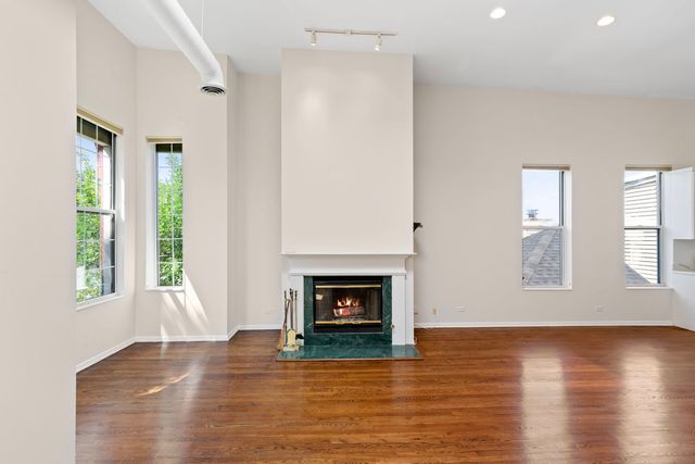 1710 W Erie Street 301, Chicago, IL 60622
