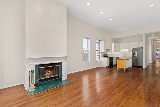 1710 W Erie Street 301, Chicago, IL 60622