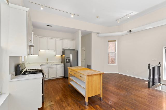 1710 W Erie Street 301, Chicago, IL 60622