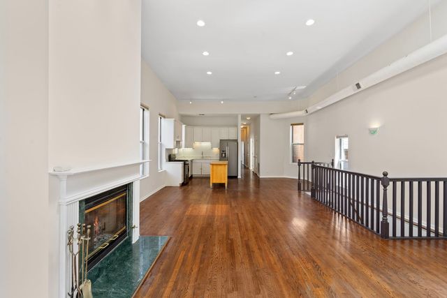1710 W Erie Street 301, Chicago, IL 60622
