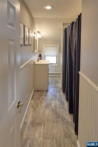 2 Cayuga Trail, Wayne, NJ 07470