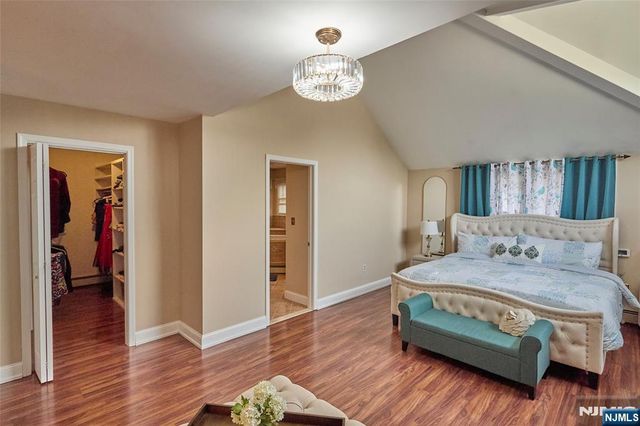 2 Cayuga Trail, Wayne, NJ 07470