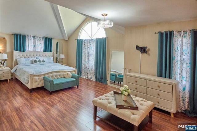 2 Cayuga Trail, Wayne, NJ 07470