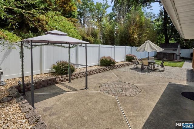2 Cayuga Trail, Wayne, NJ 07470