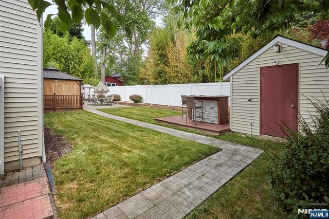 2 Cayuga Trail, Wayne, NJ 07470