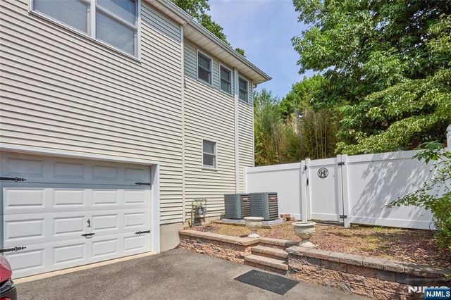 2 Cayuga Trail, Wayne, NJ 07470