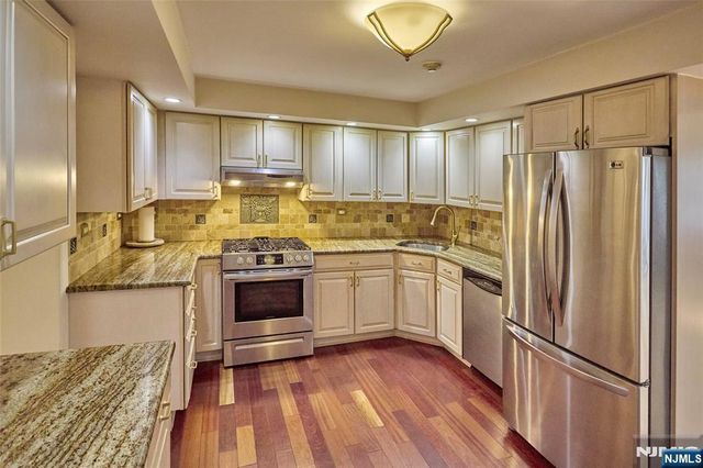 2 Cayuga Trail, Wayne, NJ 07470