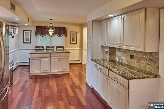 2 Cayuga Trail, Wayne, NJ 07470