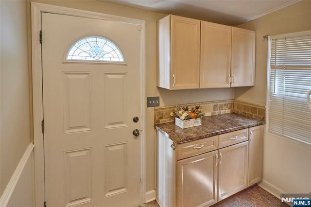 2 Cayuga Trail, Wayne, NJ 07470