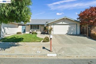 32510 Lake Temescal Ln, Fremont, CA 94555
