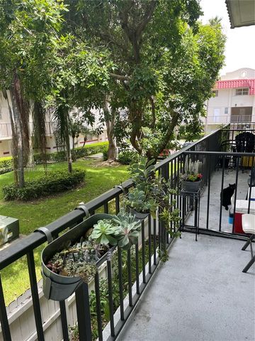 6705 N Kendall Drive 312, Pinecrest, FL 33156