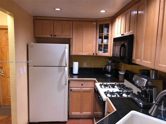 6705 N Kendall Drive 312, Pinecrest, FL 33156