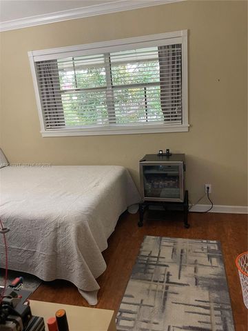 6705 N Kendall Drive 312, Pinecrest, FL 33156