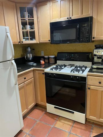 6705 N Kendall Drive 312, Pinecrest, FL 33156