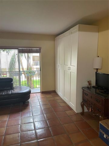 6705 N Kendall Drive 312, Pinecrest, FL 33156