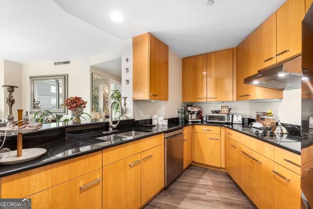 700 Park Regency Place NE 1603, Atlanta, GA 30326