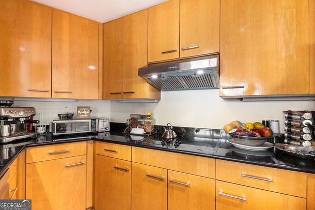 700 Park Regency Place NE 1603, Atlanta, GA 30326