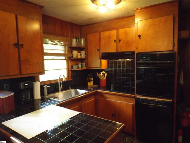 5018 Dacusville Highway, Pickens, SC 29661