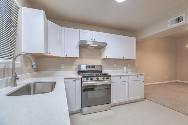 7124 Maxim Court NW, Albuquerque, NM 87120