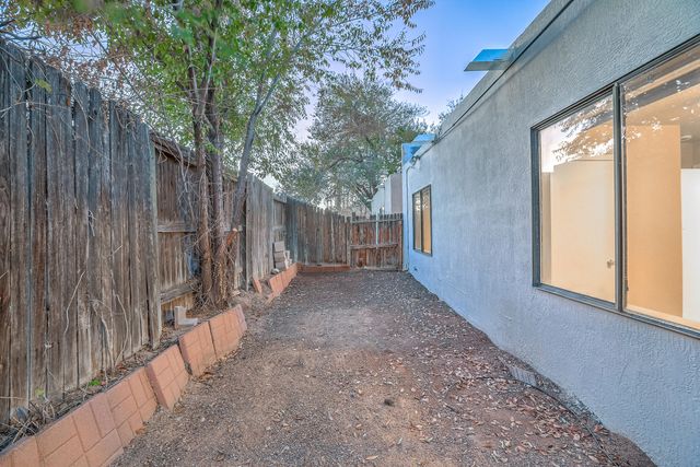 7124 Maxim Court NW, Albuquerque, NM 87120