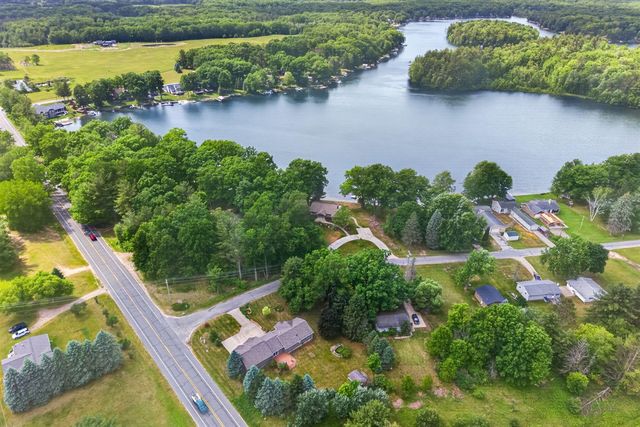 8508 Wood Street, Mecosta, MI 49332