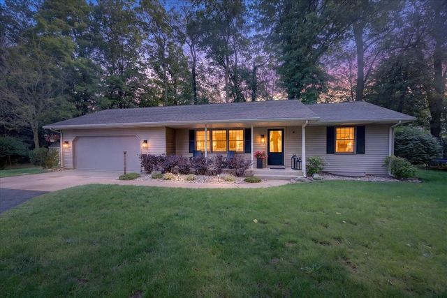 70070 2nd Avenue, South Haven, MI 49090