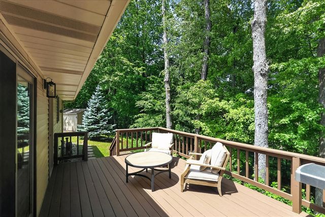 70070 2nd Avenue, South Haven, MI 49090