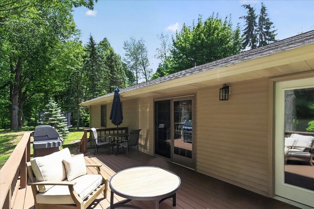 70070 2nd Avenue, South Haven, MI 49090