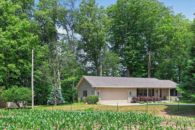 70070 2nd Avenue, South Haven, MI 49090