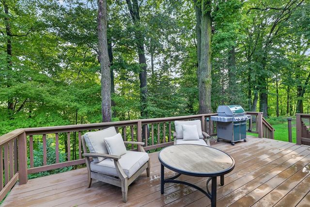 70070 2nd Avenue, South Haven, MI 49090