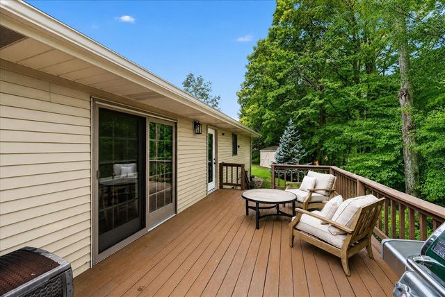 70070 2nd Avenue, South Haven, MI 49090