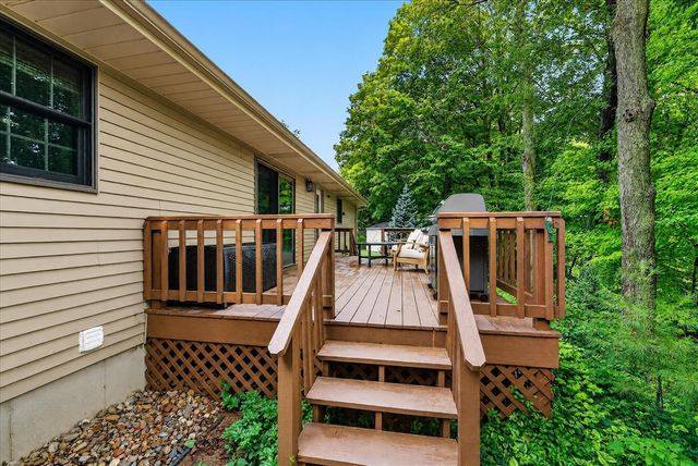 70070 2nd Avenue, South Haven, MI 49090