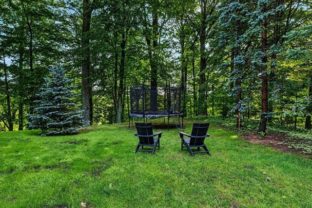70070 2nd Avenue, South Haven, MI 49090