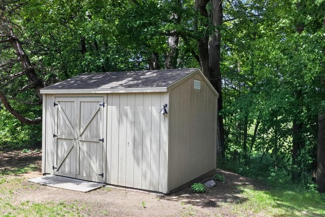 70070 2nd Avenue, South Haven, MI 49090