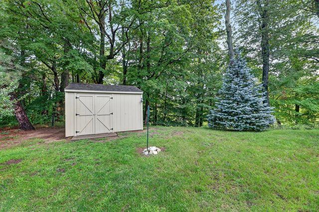 70070 2nd Avenue, South Haven, MI 49090