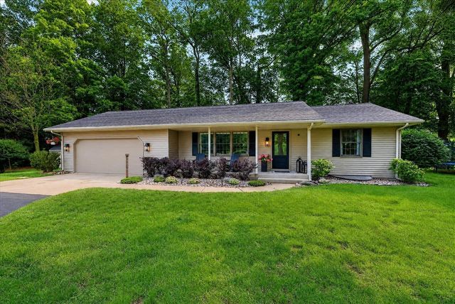 70070 2nd Avenue, South Haven, MI 49090